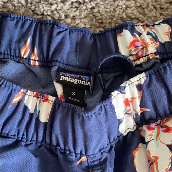 Shorts - Picture 2 of 5